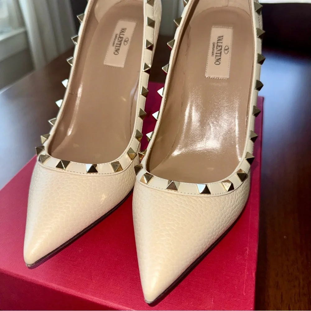 NWT Authentic Valentino Garavani Rockstud Pumps in Ivory - Picture 3 of 8